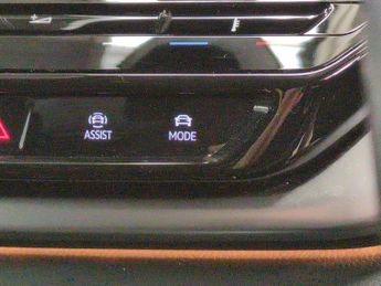 Volkswagen ID.4 Pure 52kWh Life (148 ps) - REVERSE CAM - HEATED SEATS - ALCANTAR