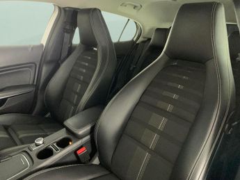 Mercedes-Benz GLA 1.6 GLA180 Urban Edition 7G-DCT (122 ps) - BLUETOOTH - KEYLESS-G