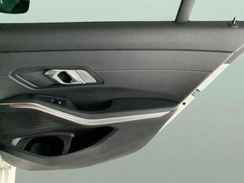 BMW 3 Series 2.0 320i M Sport xDrive (184 ps) - CARPLAY - ACTIVE LANE ASSIST