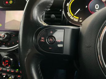 Mini Electric Hatch Cooper SE 32.6kWh Level 2 (184 ps) - NAVIGATION PACK