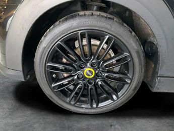 Mini Electric Hatch Cooper SE 32.6kWh Level 2 (184 ps) - NAVIGATION PACK