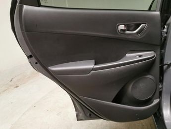 Hyundai Kona 64kWh Premium (7kW Charger) (204 ps) - BLIND SPOT ASSIST - LANE