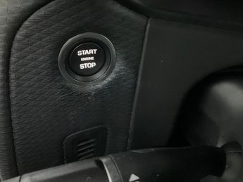 Land Rover Range Rover Velar 2.0 D200 MHEV R-Dynamic SE 4WD (204 ps) - LED - MERIDIAN AUDIO