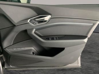 Audi e-tron 50 Technik quattro 71.2kWh (11kW Charger) (313 ps) - LED - REVER