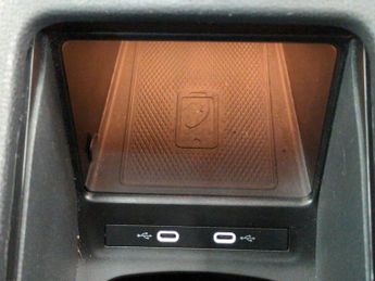 Volkswagen ID.4 Pure 52kWh Life (148 ps) - REVERSE CAM - HEATED SEATS - ALCANTAR