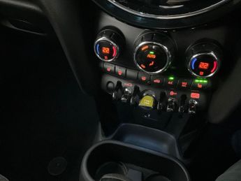 Mini Electric Hatch Cooper SE 32.6kWh Level 2 (184 ps) - NAVIGATION PACK