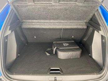 Peugeot E-2008 50kWh GT (7kW Charger) (136 ps) - REVERSE CAM - NAV - HEATED SEA