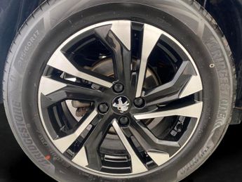 Peugeot E-2008 50kWh GT (7kW Charger) (136 ps) - REVERSE CAM - NAV - HEATED SEA