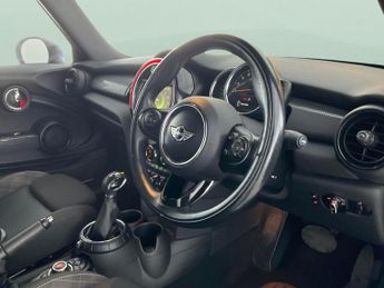 Mini Convertible 1.5 Cooper Convertible (136 ps) - PARK SENSORS - CLIMATE CONTROL