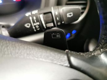 Hyundai Kona 64kWh Premium (7kW Charger) (204 ps) - BLIND SPOT ASSIST - LANE