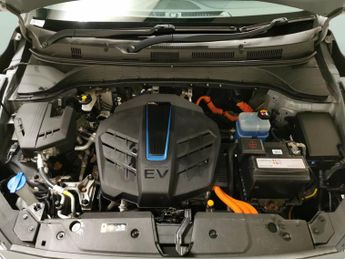 Hyundai Kona 64kWh Premium (7kW Charger) (204 ps) - BLIND SPOT ASSIST - LANE 