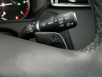 Land Rover Range Rover Velar 2.0 D200 MHEV R-Dynamic SE 4WD (204 ps) - LED - MERIDIAN AUDIO