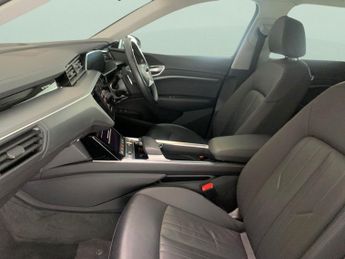 Audi e-tron 50 Technik quattro 71.2kWh (11kW Charger) (313 ps) - LED - REVER