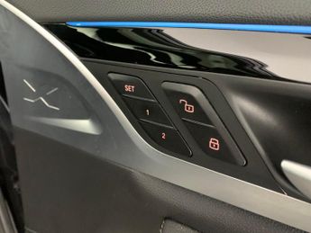 BMW iX3 80kWh Premier Edition Pro (286 ps) - FRONT AND REAR PARKING CAME