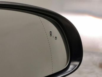 Hyundai Kona 64kWh Premium (7kW Charger) (204 ps) - BLIND SPOT ASSIST - LANE 