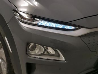 Hyundai Kona 64kWh Premium (7kW Charger) (204 ps) - BLIND SPOT ASSIST - LANE 