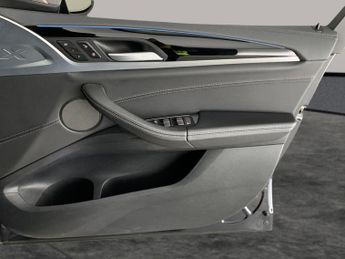 BMW iX3 80kWh Premier Edition Pro (286 ps) - FRONT AND REAR PARKING CAME