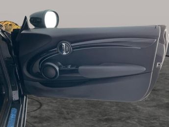 Mini Electric Hatch Cooper SE 32.6kWh Level 2 (184 ps) - NAVIGATION PACK