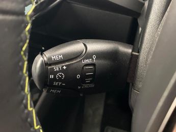 Peugeot E-2008 50kWh GT (7kW Charger) (136 ps) - REVERSE CAM - NAV - HEATED SEA