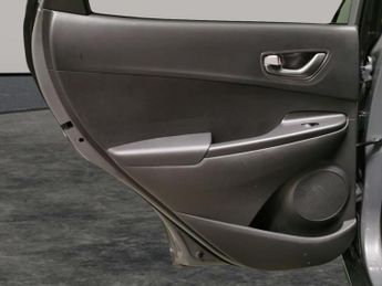 Hyundai Kona 64kWh Premium (7kW Charger) (204 ps) - BLIND SPOT ASSIST - LANE