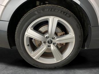 Audi e-tron 50 Technik quattro 71.2kWh (11kW Charger) (313 ps) - LED - REVER