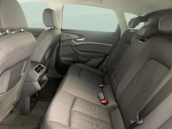 Audi e-tron 50 Technik quattro 71.2kWh (11kW Charger) (313 ps) - LED - REVER