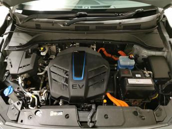 Hyundai Kona 64kWh Premium (7kW Charger) (204 ps) - BLIND SPOT ASSIST - LANE