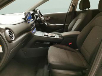 Hyundai Kona 64kWh Premium (7kW Charger) (204 ps) - BLIND SPOT ASSIST - LANE