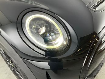 Mini Electric Hatch Cooper SE 32.6kWh Level 2 (184 ps) - NAVIGATION PACK