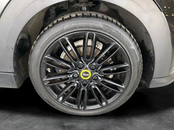 Mini Electric Hatch Cooper SE 32.6kWh Level 2 (184 ps) - NAVIGATION PACK