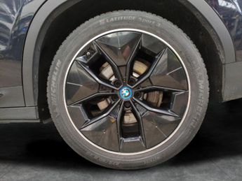 BMW iX3 80kWh Premier Edition Pro (286 ps) - FRONT AND REAR PARKING CAME