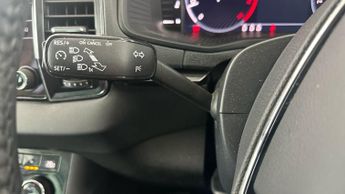 Skoda Karoq 1.5 TSI ACT SE L DSG (150 ps) - SMARTLINK - REVERSE CAM - NAV