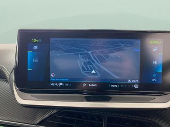 Peugeot E-2008 50kWh GT Premium (136 ps) - REVERSE CAM - ALCANTARA - NAV