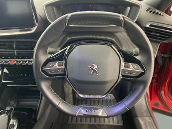 Peugeot E-2008 50kWh GT Premium (136 ps) - REVERSE CAM - ALCANTARA - NAV