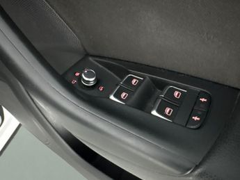 Audi Q3 2.0 TDI Sport S Tronic quattro (150 ps) - DRIVING MODES - CLIMAT