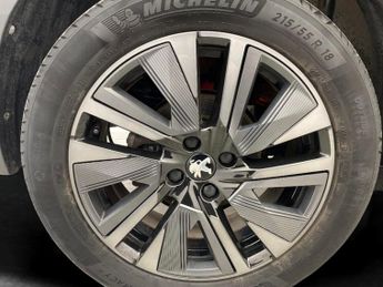 Peugeot E-2008 50kWh GT Premium (136 ps) - REVERSE CAM - ALCANTARA - NAV