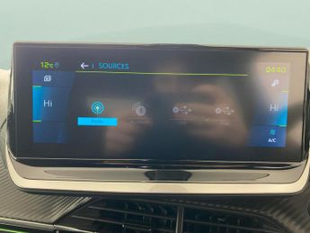 Peugeot E-2008 50kWh GT Premium (136 ps) - REVERSE CAM - ALCANTARA - NAV