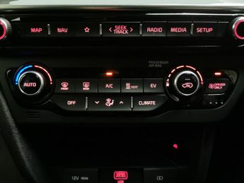 Kia Niro 64kWh 3 (201 bhp) - LANE DEPARTURE  - BLUETOOTH - CRUISE