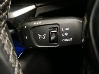 Peugeot 3008 1.6 13.2kWh Allure Plug-in e-EAT (225 ps) - BLIND SPOT ASSIST