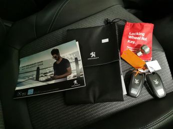 Peugeot 3008 1.6 13.2kWh Allure Plug-in e-EAT (225 ps) - BLIND SPOT ASSIST