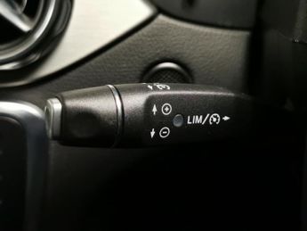 Mercedes-Benz GLA 1.6 GLA180 AMG Line Edition 7G-DCT (122 ps) - KEYLESS-GO - CRUIS