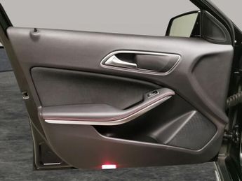 Mercedes-Benz GLA 1.6 GLA180 AMG Line Edition 7G-DCT (122 ps) - KEYLESS-GO - CRUIS