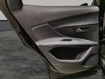 Peugeot 3008 1.6 13.2kWh Allure Plug-in e-EAT (225 ps) - BLIND SPOT ASSIST