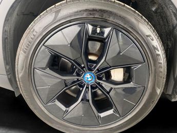 BMW iX3 80kWh Premier Edition (286 ps) - LEATHER - HEATED SEATS