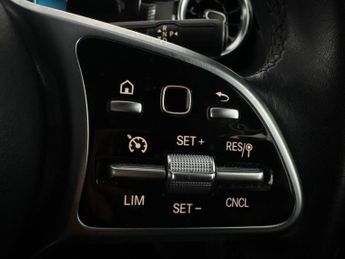 Mercedes-Benz A Class 1.5 A180d Sport 7G-DCT (116 ps) - COMFORT PACK - ACTIVE LANE KEE