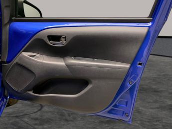 Toyota AYGO 1.0 VVT-i x-clusiv x-shift (71 ps) - BLUETOOTH - AIR CON - AUTO 