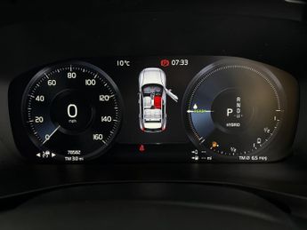 Volvo XC40 1.5h T5 Twin Engine Recharge 10.7kWh R-Design Pro Plug-in (262 p