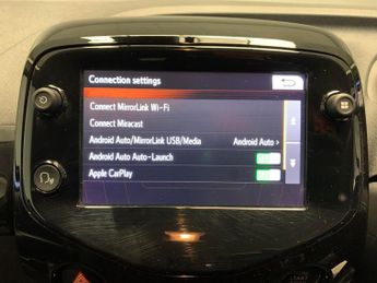 Toyota AYGO 1.0 VVT-i x-clusiv x-shift (71 ps) - BLUETOOTH - AIR CON - AUTO 