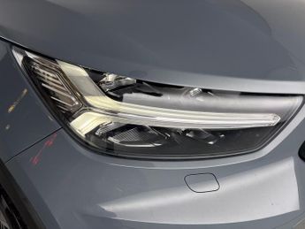 Volvo XC40 1.5h T5 Twin Engine Recharge 10.7kWh R-Design Pro Plug-in (262 p