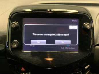 Toyota AYGO 1.0 VVT-i x-clusiv x-shift (71 ps) - BLUETOOTH - AIR CON - AUTO 